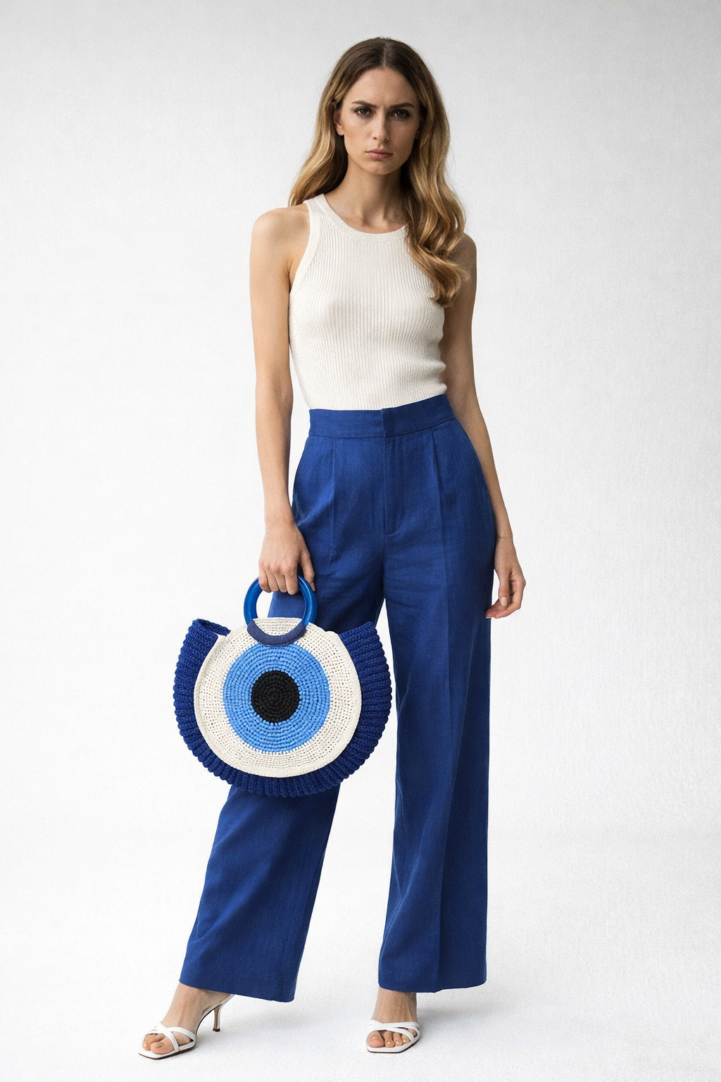 El Yapımı Büyük Boy Örgü Çanta – Yuvarlak Form ve Halka Sap Tasarım