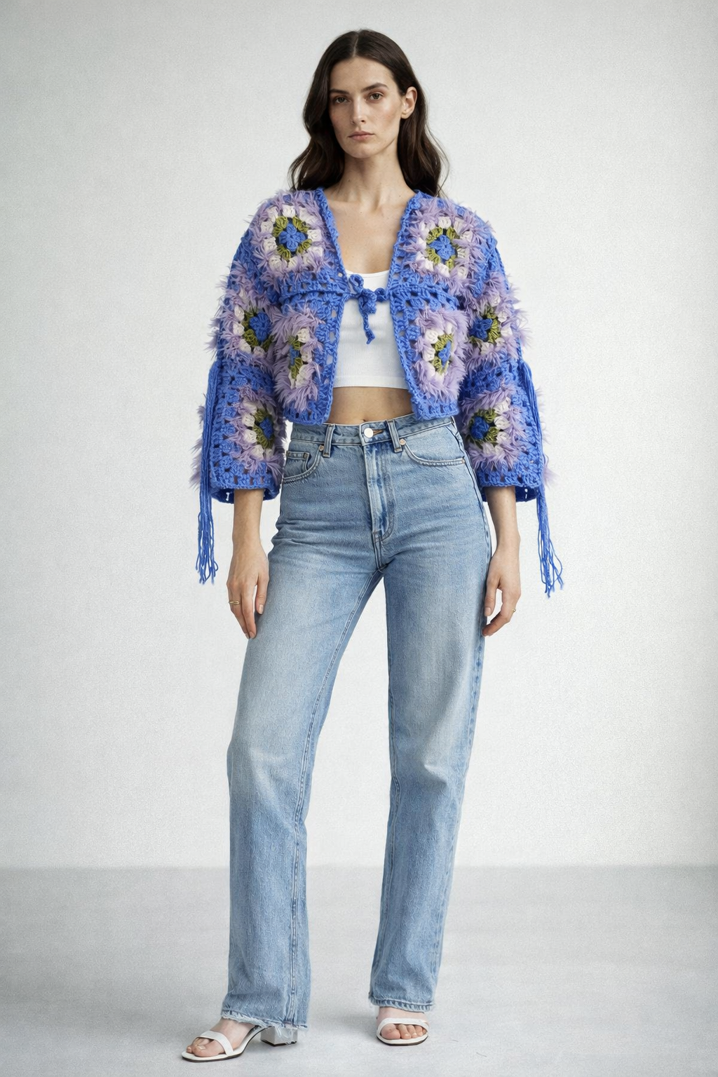 Peluş Detaylı El Örgüsü Kısa Kadın Hırkası