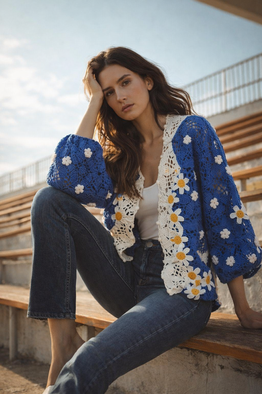 El Örgüsü Papatya Detaylı Mavi Hırka